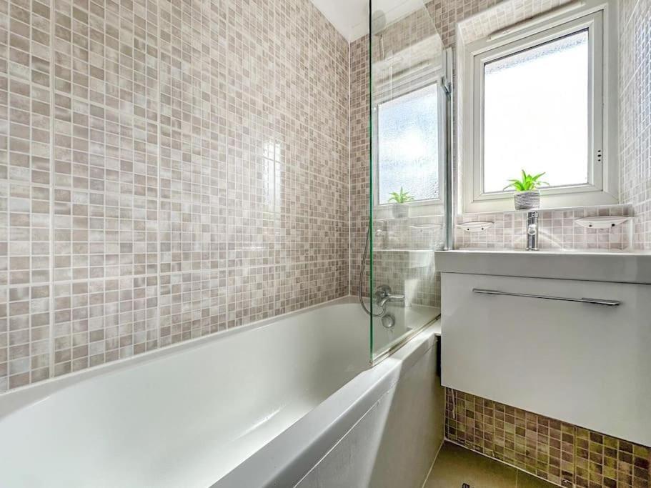 New Cosy Luxury 3 Bedroom House In Battersea London Exterior foto